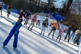 Ледена пързалка ,,ЮНАК''