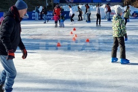 Ледена пързалка ,,ЮНАК''