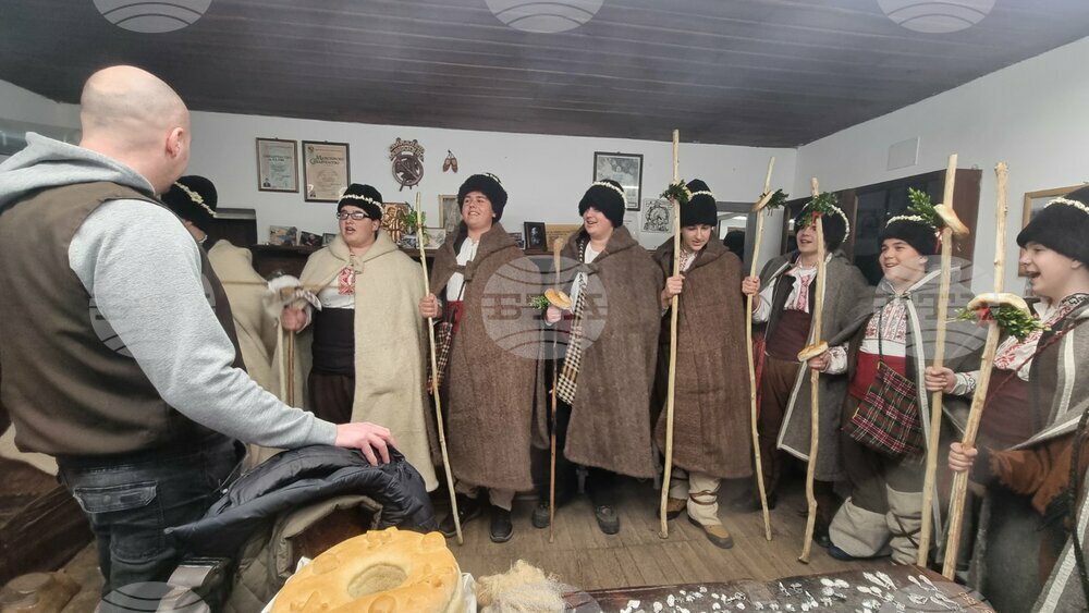 Габрово - Регионален етнографски музей на открито „Етър“ - коледуване
