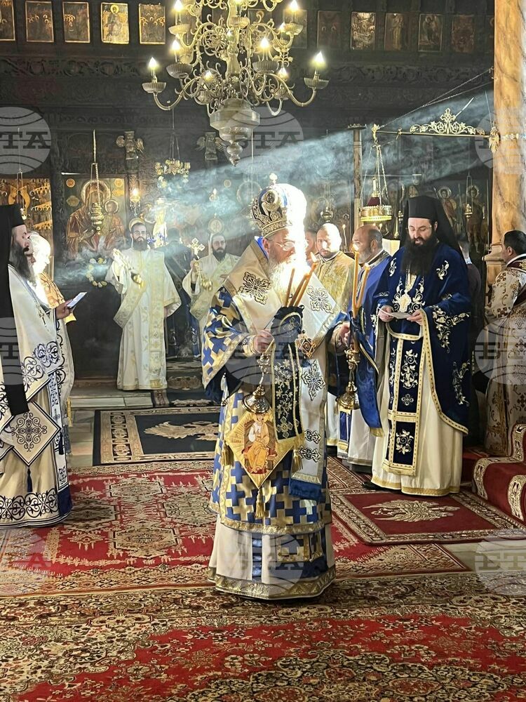 В митрополитската църква „Успение Богородично“ в Самоков бе отслужена света литургия
