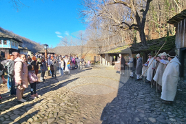 Габрово - Регионален етнографски музей на открито „Етър“ - коледуване