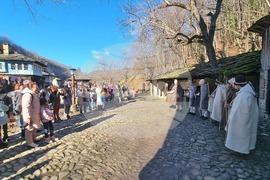 Габрово - Регионален етнографски музей на открито „Етър“ - коледуване