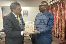 Гана - Кирил Вълчев - Албърт Кофи Овасу - договор