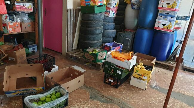 Служители от „Икономическа полиция“ - СДВР предотвратиха продажбата на над 1300 кг хранителни продукти