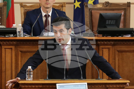 Парламент - Кирил Петков -  заседание