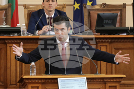 Парламент - Кирил Петков -  заседание