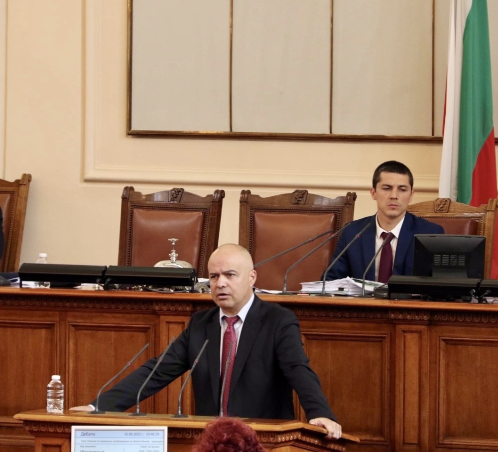 Георги Свиленски: Хората от площадите никога не са очаквали „Възраждане“ да се съберат с ДПС и ИТН да получат подкрепата на ГЕРБ