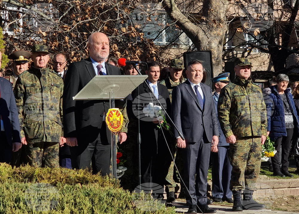 Бюджетната рамка за следващите години е да се поддържа ниво от минимум 2% за отбрана, каза министър Тодор Тагарев