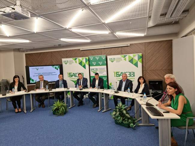 Въпросите по рентните договори, рентата и комасациите на земите трябва да се поставят, каза проф. Греков