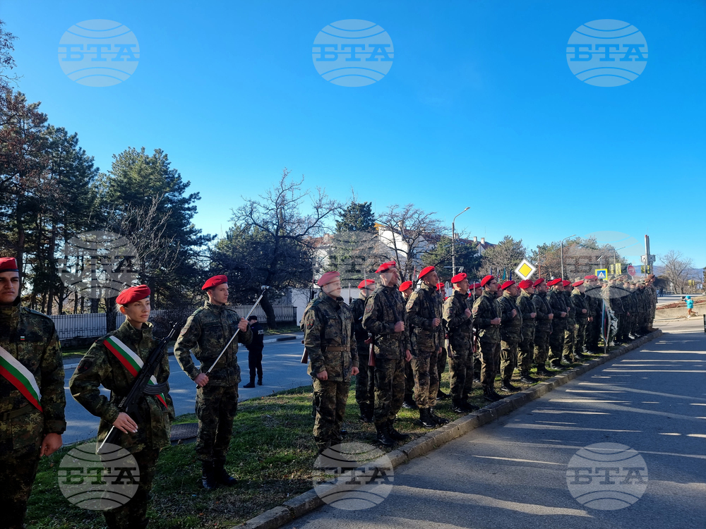 Карлово - военнослужещи - почит