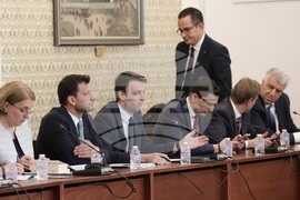 Парламент - Комисия по бюджет и финанси