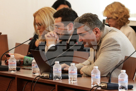 Парламент - Комисия по бюджет и финанси