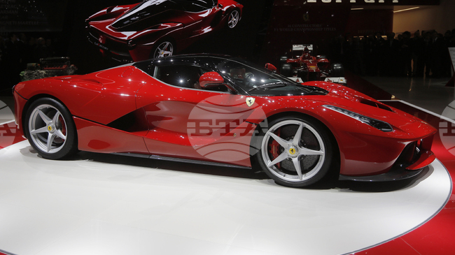 „Ферари“ пусна предварителни интерирорни снимки на новия спортен електрически автомобил „Луче“