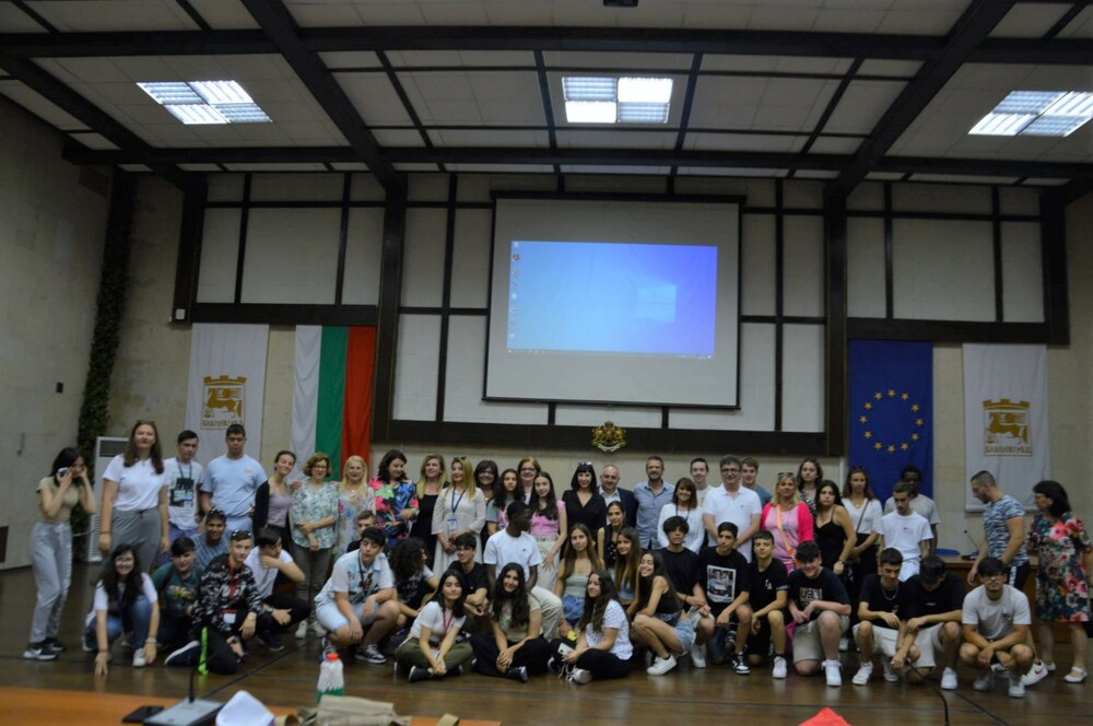 Ученици от 5 държави пристигнаха в Благоевград по програма“ Еразъм +“