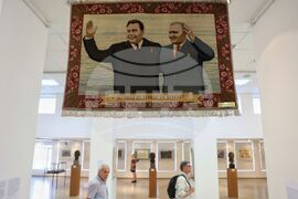 Музей на социалистическото изкуство - Последният първи - изложба 