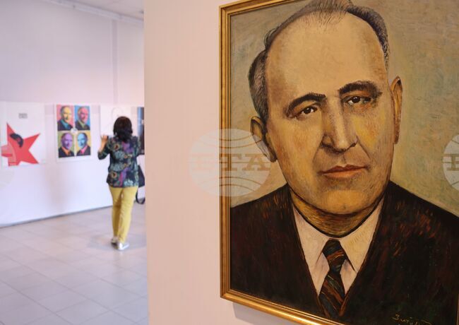 Музей на социалистическото изкуство - Последният първи - изложба