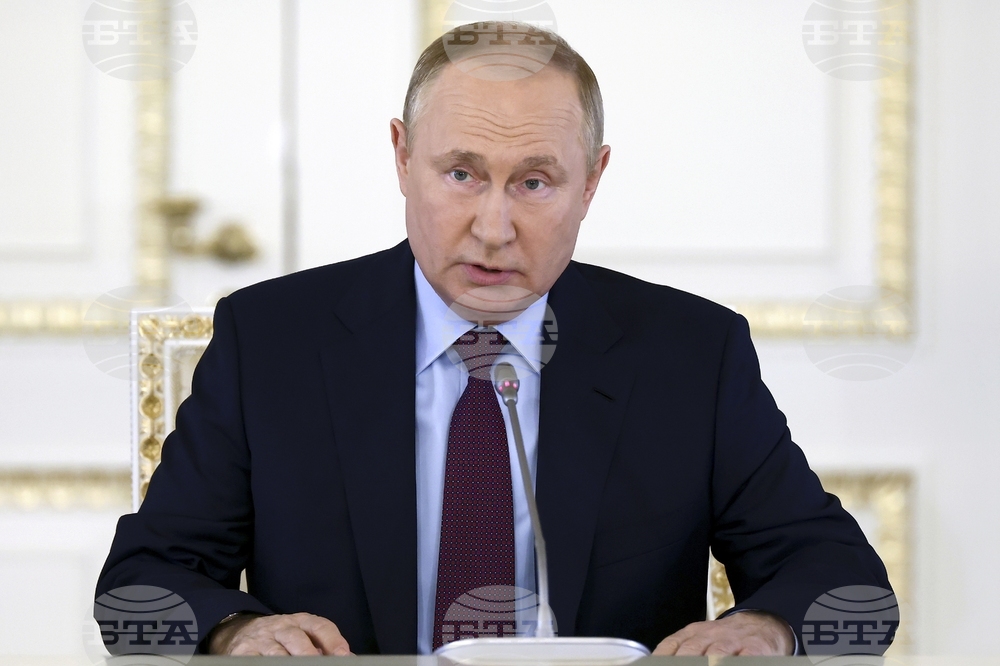 Във войнствена реч Путин заяви, че "глупавите" Западни санкции са икономически "блицкриг"