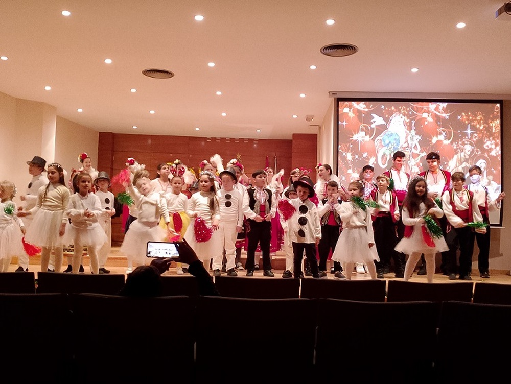 Българското училище „Христо Ботев“ в Торент, Испания, ще организира коледен празник „Ой, коладе, мой коладе“ на 20 декември