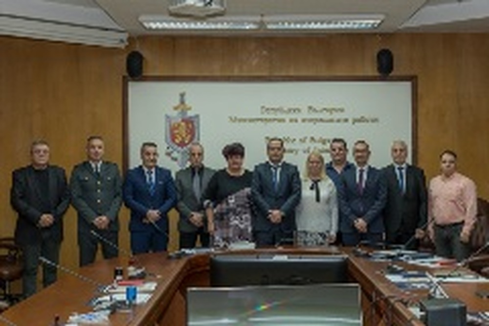 Министър Калин Стоянов и представителите на синдикалните организации в МВР подписаха Колективен трудов договор ​ 