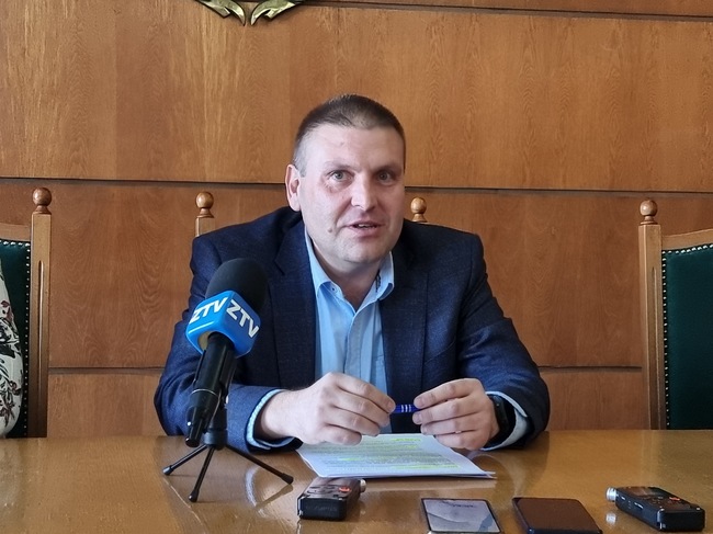 Община Плевен трябва да закупи жилищния блок, предложен за продажба от НЕК, каза кметът д-р Валентин Христов