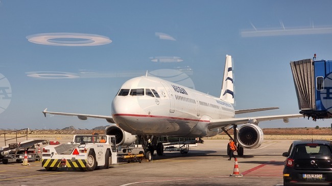 Над 100 са вече отменените полети от и до Атина заради ситуацията в Близкия изток 