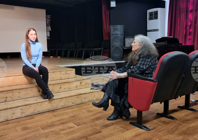  Варна - кръгла маса "С Катя в сърцето"