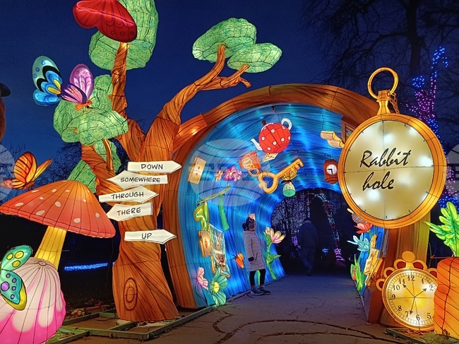 Румъния - Букурещ - Ботаническа градина - приказни декори