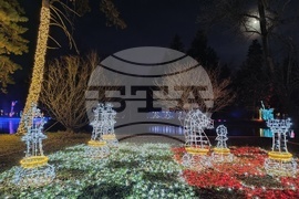 Румъния - Букурещ - Ботаническа градина - приказни декори