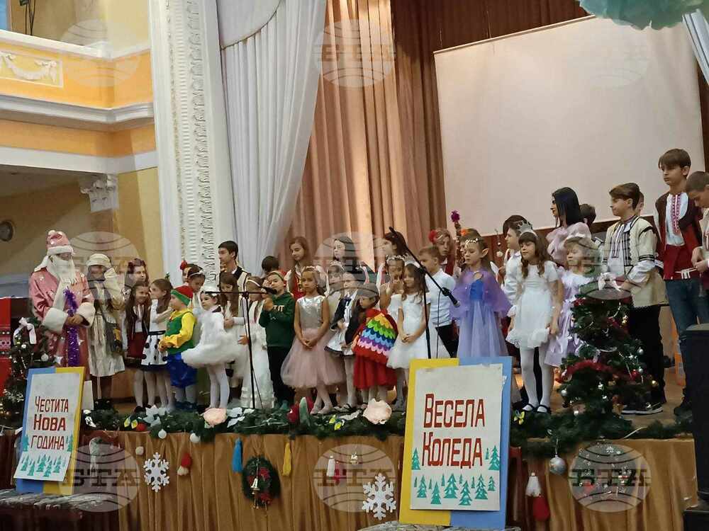 Traditional New Year's Celebration for Children Organized at Bulgarian Centre in Odesa