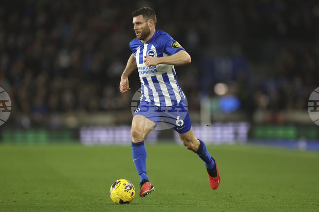 Джеймс Милнър продължи с една година договора си с Брайтън