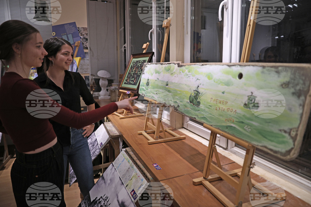 Варна - школа „Дедал“ - изложба