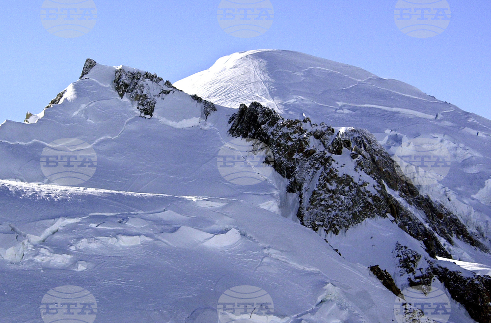 Телата на четирима алпинисти, включително една жена, бяха открити след лавина в планината Вардусия в Централна Гърция
