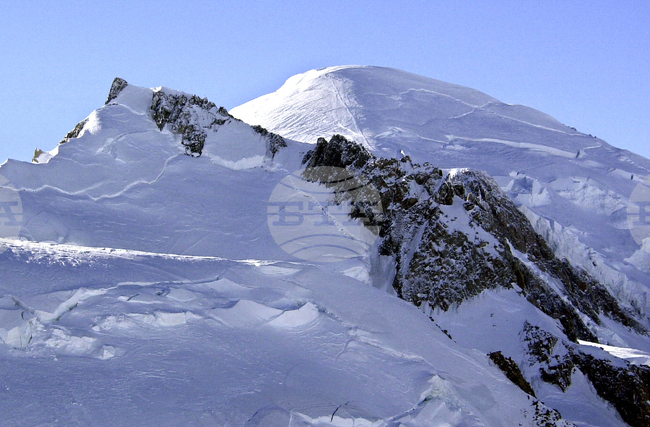 Телата на четирима алпинисти, включително една жена, бяха открити след лавина в планината Вардусия в Централна Гърция