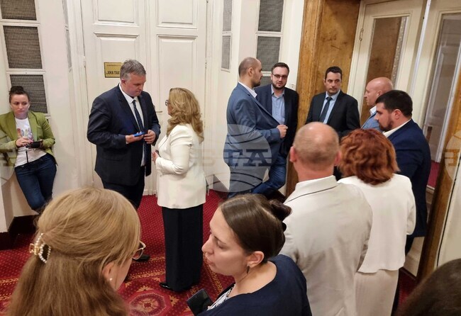 Парламент - кулоари