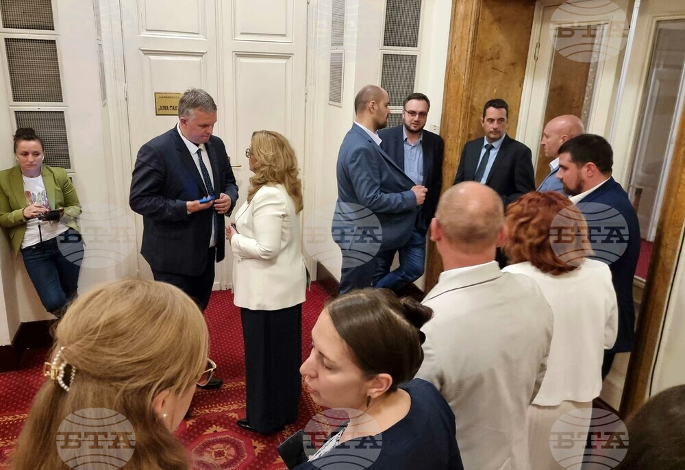 Парламент - заседание - кулоари