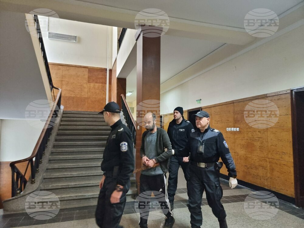 Съдът остави в ареста сина, обвинен в убийството на баща си на Стефановден