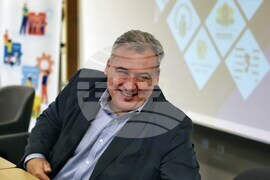 НАТФИЗ "Кръстьо Сарафов" - Кариерен форум - Станислав Семерджиев