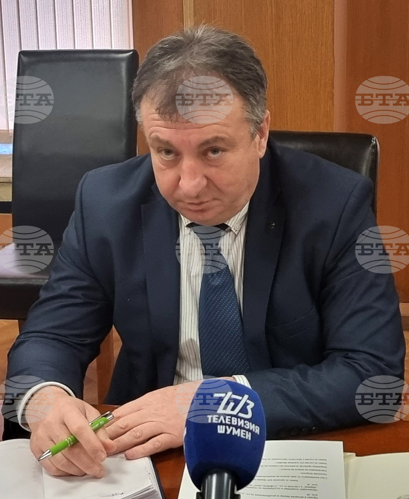 Въпроси, свързани с асфалтиране, регулиране на движението и неправилно паркиране, са обсъждани с кмета на Шумен в приемния му ден