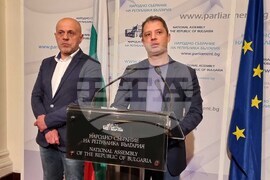 Парламент - кулоари - Делян Добрев - Томислав Дончев