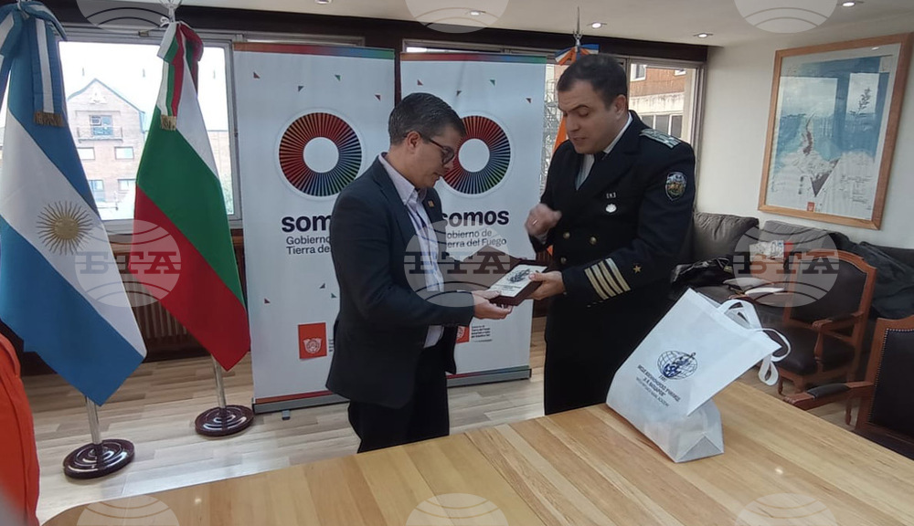 RSV 421 Arrives in Ushuaia, Argentina