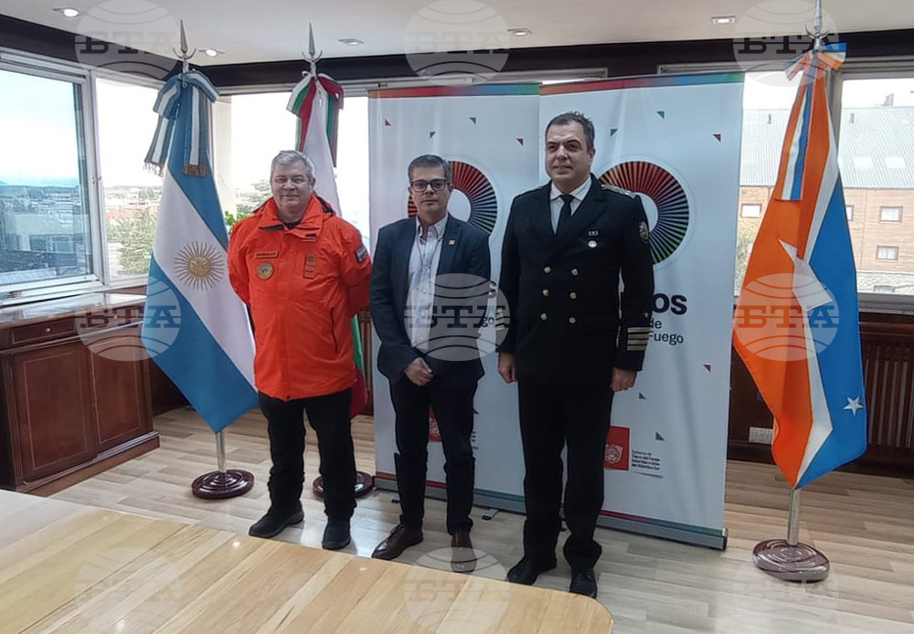 RSV 421 Arrives in Ushuaia, Argentina