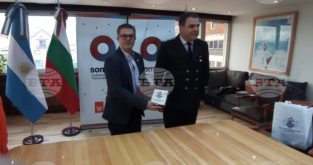 RSV 421 Arrives in Ushuaia, Argentina