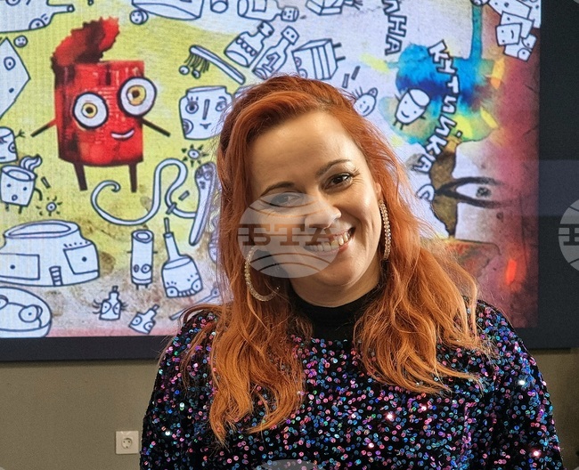 Актрисата Здрава Каменова ще представи своето стендъп представление „Жена и половина“ на 25 януари в Стокхолм, Швеция