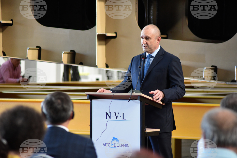 Варна - Румен Радев - кораб „Храбри“