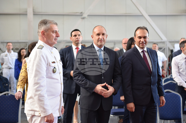 Варна - Румен Радев - кораб „Храбри“