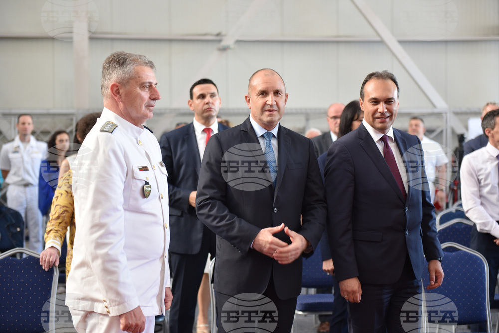 Варна - Румен Радев - кораб „Храбри“