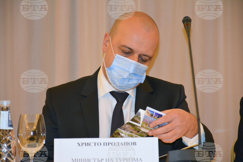 Ковид кризата засегна най-много туристическия бранш, каза в Сандански министър Христо Проданов