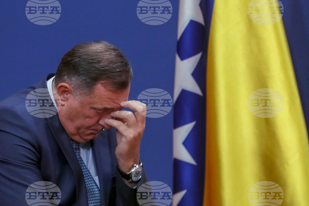 Босненската прокуратура иска пет години затвор за президента на босненската Република Сръбска Милорад Додик и ограничение за политическа му дейност за 10 години