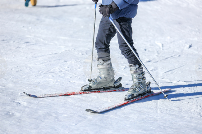 Трима българи ще участват на Световното първенство по ски-алпийски дисциплини за младежи
