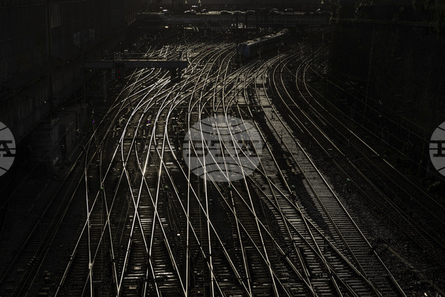 Албанското радио и телевизия: Европейският съюз финансира възраждането на албанската железопътна инфраструктура